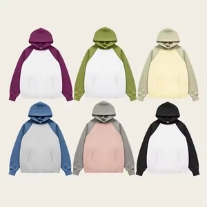 Felpe con cappuccio da studente con stampa a sbuffo personalizzato manica Raglan due colori felpe con cappuccio e felpe da uomo - Product Image 4