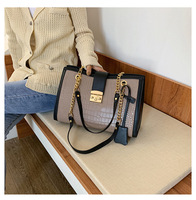 Sac fourre-tout de luxe en cuir PU pour femme avec logo personnalisé d'usine - Bandoulière unique, étanche, fermeture éclair isolée, style mode féminin