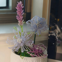 Arrêtez d'acheter des fleurs qui se fanent : investissez dans l'art floral perlé éternel.