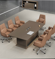 Table de réunion de table de bureau classique de conférence multi-personnes en option avec alimentations à double rail d'alimentation