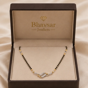 Collar Mangalsutra de Oro de 22K para Mujer, Elegante Cadena de Oro con Cuentas Negras, Colgante de Diseño con Diamantes, Estilo Tradicional para Uso Diario - Product Image 4
