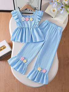 Großhandel Kleinkind Mädchen Kleidungsset Gerüschtes Ärmelloses Blumenhemd + Schlaghose 2-teiliges Outfit Kleidungsset - Product Image 6