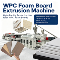 Ligne de production d'extrusion de panneaux en mousse PVC de 1220 mm de largeur pour la fabrication de panneaux en mousse PVC WPC