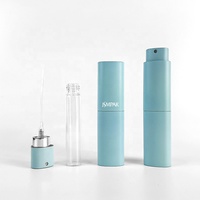 Atomiseur de parfum de voyage rechargeable miniature en forme de triangle en plastique, 8 ml, à visser, flacon pulvérisateur oral