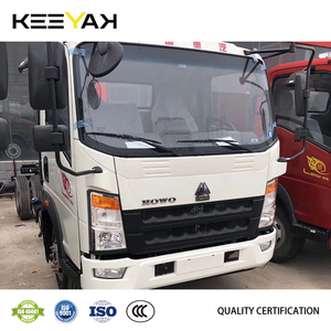 Camion <span class=keywords><strong>de</strong></span> <span class=keywords><strong>d</strong></span>épannage à plateau plat HOWO 4x2, 4 tonnes, 140 CV, avec élévateur <span class=keywords><strong>de</strong></span> roues, pour le transport <span class=keywords><strong>de</strong></span> voitures, semi-plat - Product Image 2