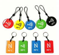 Porte-clés NFC personnalisé 13,56 MHz, étiquette en époxy, jeton RFID rond ou carré pour le partage sur les réseaux sociaux