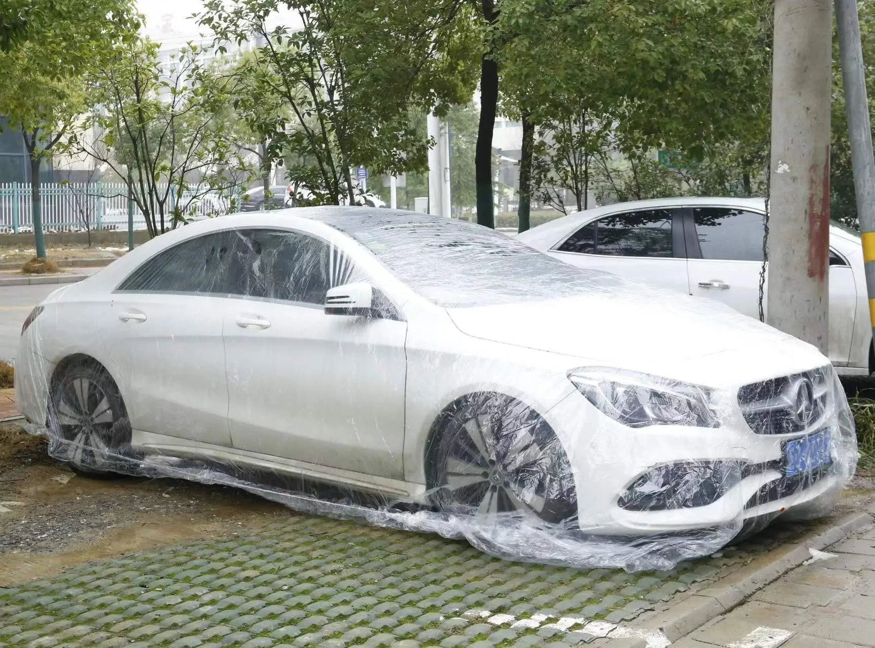 Baixo preço atacado tampa do carro modelo universal transparente plástico descartável pe carro capas para auto