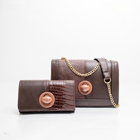 Sac à bandoulière de luxe pour dames vente en gros tendance serrure sac à main en cuir avec doublure en nylon style tendance pour les femmes