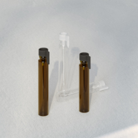Expédition rapide, flacons d'échantillons de parfum en verre avec bouchons en plastique à col serti de 1,5 ml et 2 ml, contenants cosmétiques avec bâtonnet d'échantillonnage