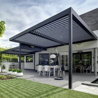 Pergola bioclimatique en aluminium à lames motorisées pour jardin, terrasse et pavillon extérieur