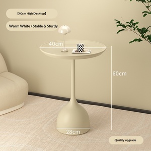 Set di Tavolini da Caffè Moderni e Minimalisti con Piano in Vetro e Struttura in Metallo, Funzionali e con Spazio di Archiviazione. Mobili per Soggiorno. Decorare - Product Image 6