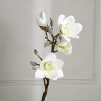 Großhandel Künstlicher Magnolienzweig Künstliche Magnolienblüte mit Gefrosteten Knospen für Chinesischen Stil Inneneinrichtung Rustikale Hochzeit Blumendekoration