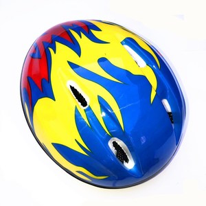Casco Flame para niños con conjunto de equipo de protección, 7 piezas, almohadillas transpirables para codos, rodillas y caderas para bicicleta de equilibrio - Product Image 4