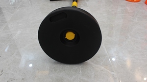 เสาพลาสติกแบบพกพา PE พร้อมฐานยางสะท้อนแสงเติมน้ำได้ - Product Image 4