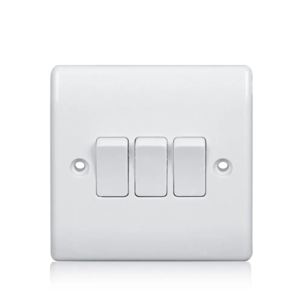 Interruptor de luz de 3 entradas, triple rango moldeado blanco