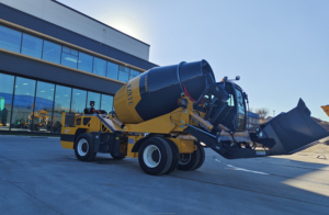 Camión Mezclador de Concreto Autocargable Xinyu de 3.5/4/5.5/6.5/2.6 Metros Cúbicos con Motor Hidráulico y Bomba de Concreto, Hidráulica Importada - Product Image 2