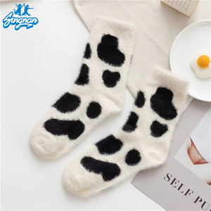 可愛い厚手のクルーソックスコーラルフリース漫画柄ジャカード靴下女性柄靴下 - Product Image 6