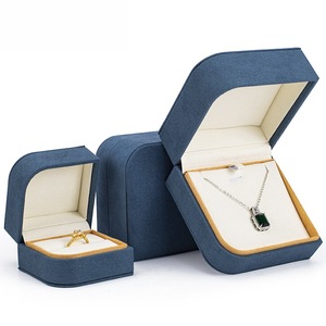 <span class=keywords><strong>Boîte</strong></span> d'emballage de bijoux haut de gamme en microfibre de luxe léger, en forme de <span class=keywords><strong>bague</strong></span>, pour collier, pendentif, bracelet, idéale pour une <span class=keywords><strong>demande</strong></span> en <span class=keywords><strong>mariage</strong></span> - Product Image 1