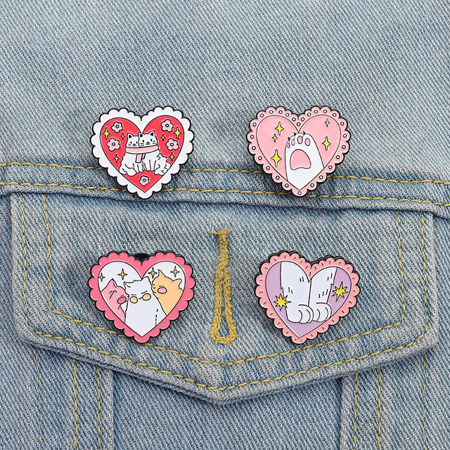 Cartoon Cat Paw Heart Enamel Pin Cute Kitten Animal Claw Footprint Brooch Lapel Badge Jewelry Gifts for Friends Wholesale