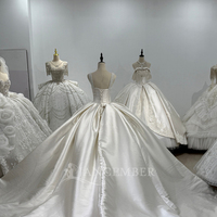 Gaun Pengantin XS208 Modern Elegan Model Empire Warna Ivory Satin Berpayet Kristal Aplikasi Renda Bunga Chapel Panjang