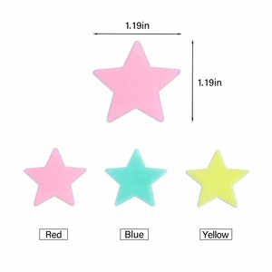 50 pièces d'autocollants muraux en étoiles 3D lumineuses qui brillent dans le noir pour les chambres d'enfants, les chambres de bébé, le <span class=keywords><strong>plafond</strong></span>, la décoration de la maison, autocollants d'étoiles fluorescents - Product Image 2
