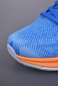 รองเท้า HOKAS รุ่นใหม่ น้ำหนักเบา ระบายอากาศได้ดี พื้นหนา เหมาะสำหรับกิจกรรมกลางแจ้ง - Product Image 4