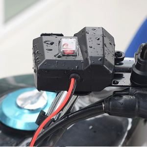 DC 12V 4.2A impermeable camuflaje multifunción <span class=keywords><strong>USB</strong></span> cargador voltímetro 12W energía eléctrica motocicleta encendedor de cigarrillos - Product Image 4