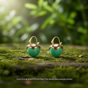 Pendientes de Moda con Piedra Verde, Chapados en Oro PVD, Acero Inoxidable 316L, Sostenibles y Resistentes - Product Image 3