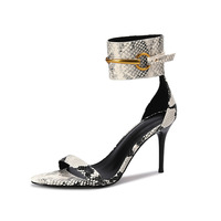 Sandales habillées tendance à talons hauts et bout pointu, imprimé python, avec bride de cheville réglable et boucle, légères et amorties, vente en gros OEM ODM 2026
