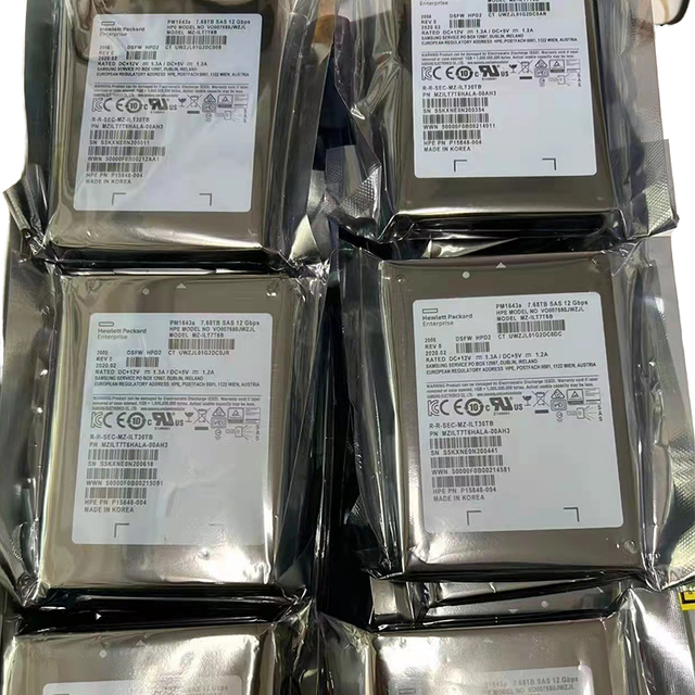 HPE P00896-B21 3.84TB 2.5in DS SAS SC Mixed Use G10 SAS Interface New Internal HDD for Server