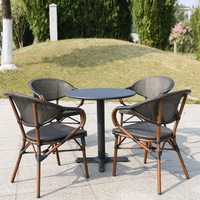 Ensemble de table et chaises de restaurant en rotin, style moderne minimaliste, pour hôtels, cafés, balcons et salons de thé