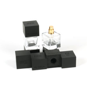 Botella de perfume de madera vacía cuadrada negra grabada personalizada, tapón de rosca <span class=keywords><strong>para</strong></span> fragancia, tarro de perfume de aromaterapia, botella de aceite esencial - Product Image 6