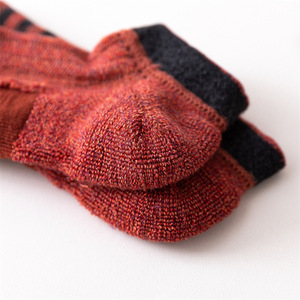 Men's Anti-Slip Athletic Ankle Socks Cotton Basketball Running Marathon Sport Socks Color Blocking Design - Product Image 4