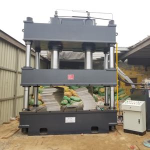 Presse hydraulique <span class=keywords><strong>isotherme</strong></span> à quatre colonnes de 1000 tonnes, à commande automatique par PLC, pour le forgeage d'alliages de titane - Product Image 6