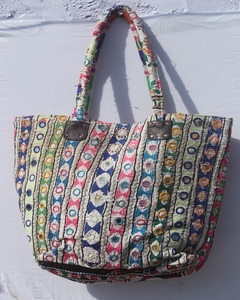 Sac à bandoulière ethnique indien en toile légère de qualité supérieure, brodé à la main de fleurs Jaipuri Banjara, avec fermeture éclair, grande capacité pour - Product Image 2