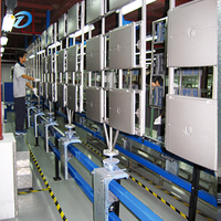 Ligne de peinture par pulvérisation automatique de boîtier d'ordinateur de système de robot de 6 axes pour le revêtement métallique du châssis de PC/ordinateur portable/serveur