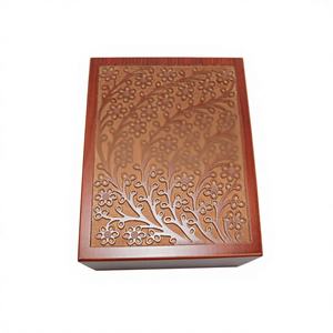 Urna funeraria in legno per ceneri umane, urna commemorativa in legno massello con coperchio floreale intagliato a mano - Product Image 2