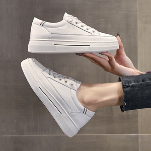 Baskets blanches en cuir véritable pour femme, nouvelle collection 2026, respirantes, avec bande élastique, toutes saisons, légères, à semelle plate et confortables - Product Image 3