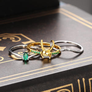Trois en un anneau <span class=keywords><strong>Loki</strong></span> <span class=keywords><strong>Thor</strong></span> plaqué or 18 carats bague en diamant vert Cosplay Anime accessoires <span class=keywords><strong>Loki</strong></span> casque anneau pour Couple bijoux - Product Image 3