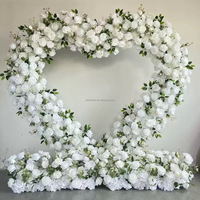 Arche de fleurs en forme de cœur blanche personnalisée en soie artificielle NINI, faite à la main, pour la décoration de mariage