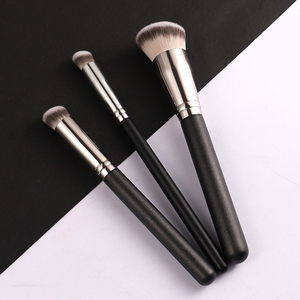 Brocha de Maquillaje con Mango de Madera y Etiqueta Personalizada, Brocha Oblicua para Base y Corrector, Herramienta de Belleza - Product Image 5