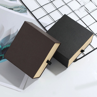Caja de Joyería de Cartón con Forro de Esponja, Laminado Brillante de Alta Calidad, Reciclable, con Cierre Magnético y Logotipo Personalizado