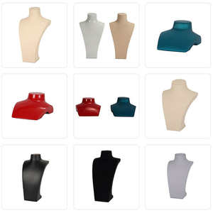 Présentoir de bijoux haut de gamme en lin sur mesure, buste porte-colliers et foulards pour vitrine de bijouterie - Product Image 6