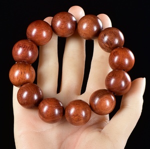 Pulsera <span class=keywords><strong>de</strong></span> cuentas <span class=keywords><strong>de</strong></span> sándalo <span class=keywords><strong>de</strong></span> diseño moderno para hombre, cuentas <span class=keywords><strong>de</strong></span> rosario <span class=keywords><strong>de</strong></span> madera roja y amarilla con placa decorativa para aniversarios - Product Image 3