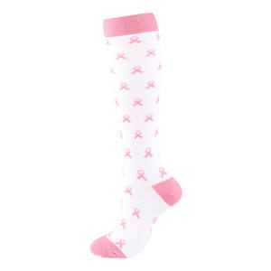 Kaus kaki kompresi olahraga setinggi lutut pita merah muda kustom MOQ rendah untuk tim kesadaran kanker payudara & perawat - Product Image 6