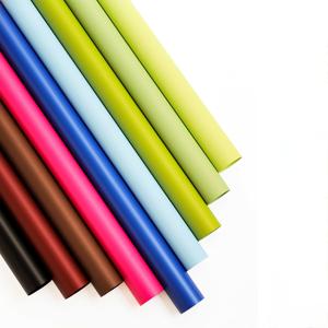 กระดาษห่อดอกไม้กันน้ำ พื้นผิวด้าน สีพื้น ขนาด 52*50 ซม./แผ่น สำหรับร้านดอกไม้ ขายส่ง - Product Image 1