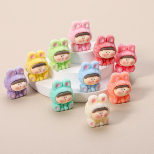 Porte-clés pendentif en peluche floqué rouge vif, figurine de dessin animé, ornement décoratif pour voiture, 10 couleurs disponibles, en résine plastique, DIY - Product Image 1