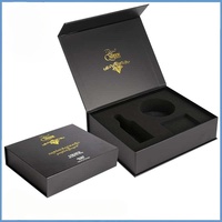 Boîte cadeau rigide écologique personnalisée en carton noir mat avec doublure en éponge pour flacons de parfum et emballages de vêtements