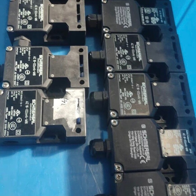 AZ16ZVRK-M16 AZ16-12ZVRK-M16 AZ15ZVRK-M16 AZ16-02ZVRK-M16 Safety Switch PLC