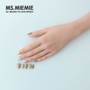 Uñas Postizas de Cristal con Diseño de Ojo de Gato, Reutilizables, Hechas a Mano por Ms.Miemie, Adornadas con Lentejuelas y Pedrería - Product Image 3